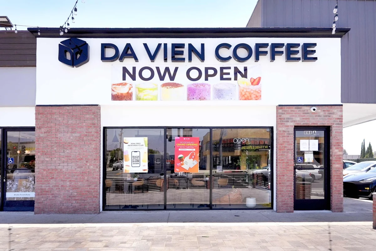 Located in Rosemead Center on Garvey Ave. Opening location of Da Vien's new location.